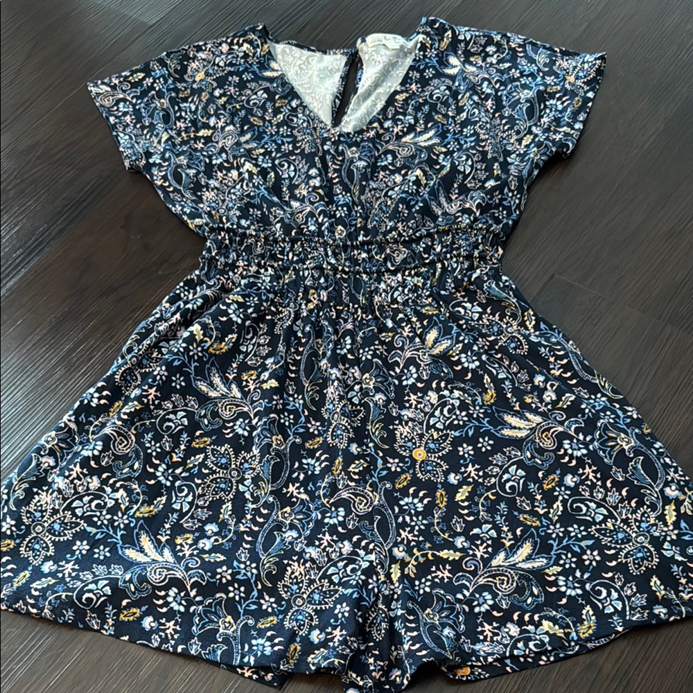 Nine Britton Blue and White Flutter Sleeve romper